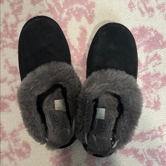 Ugg slippers - Picture 3 of 4